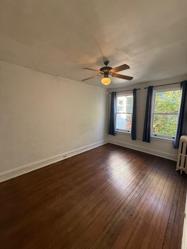 Building Photo - 3 Bedroom 1.5 bath Fan home for rent