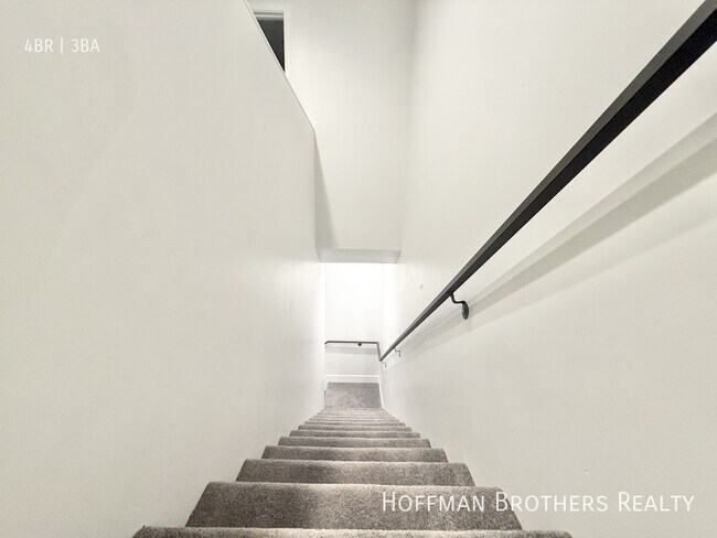 Building Photo - 6905 Ben Ave