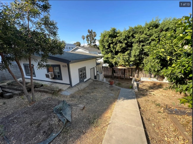 Building Photo - 1725 Kent St