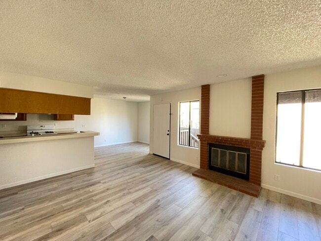 Building Photo - 6033 Estelle St
