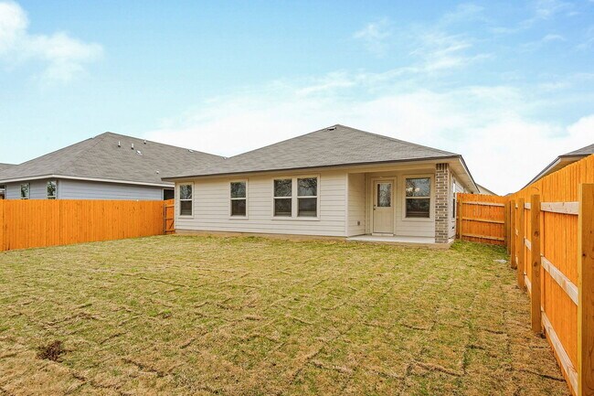 Building Photo - 117 Nathaniel Dr