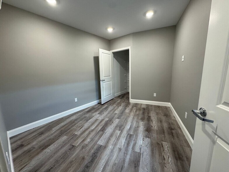 Building Photo - 202 Shirley Ave