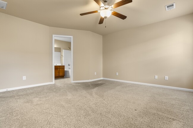 Building Photo - 3220 Sweet Clover Ln