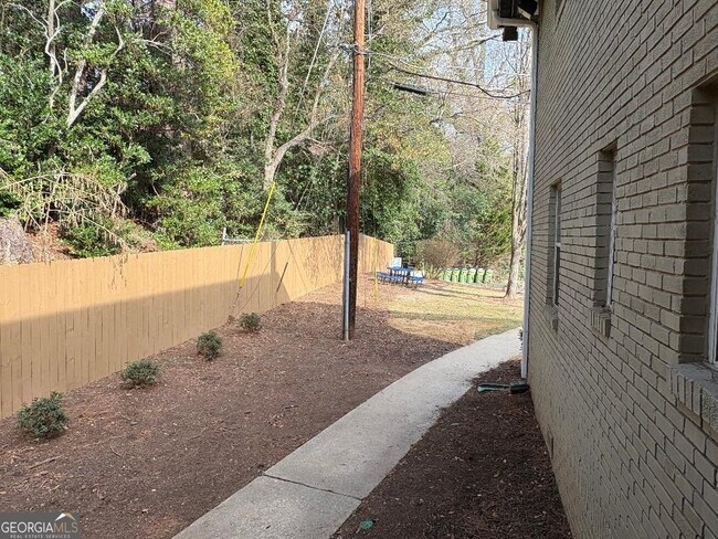 Building Photo - 1647 Briarcliff Rd NE