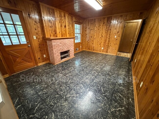 Building Photo - 200 Indian Creek Dr