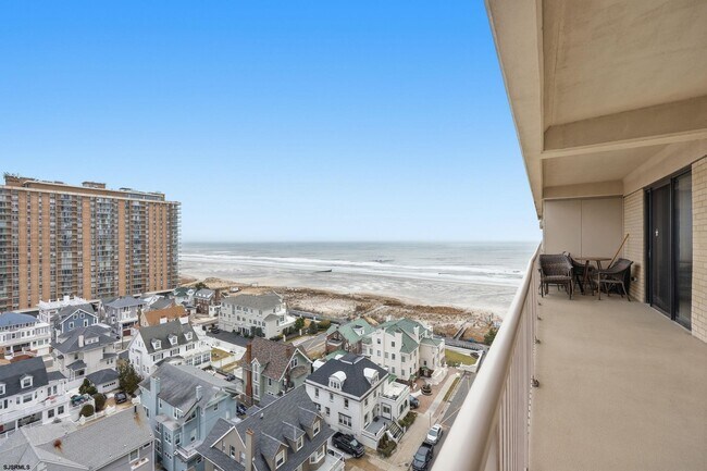 Building Photo - 5000 Boardwalk