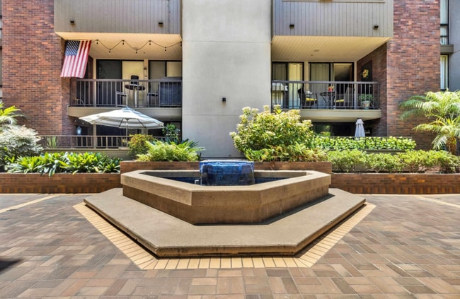 Building Photo - 750 State St