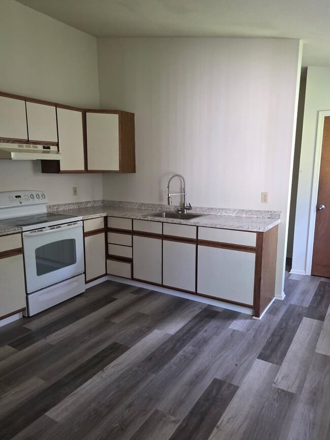 Building Photo - Ranch in Bear/Newark Area