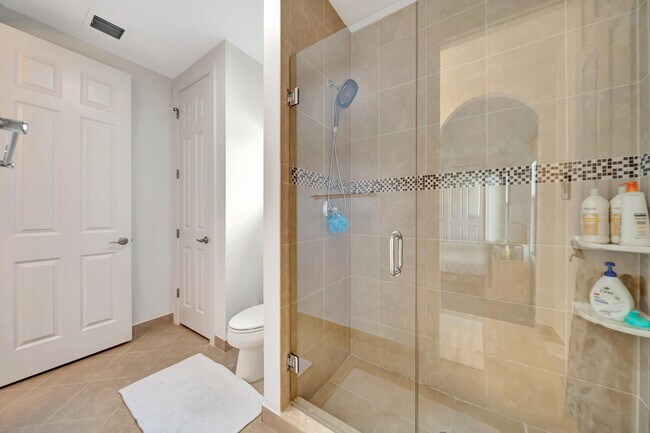 Building Photo - 10302 Sweet Bay Manor
