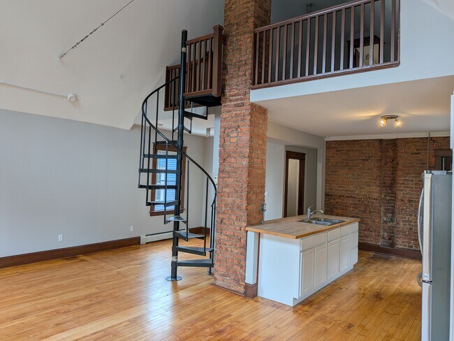 Building Photo - 1014 Kenilworth Ave