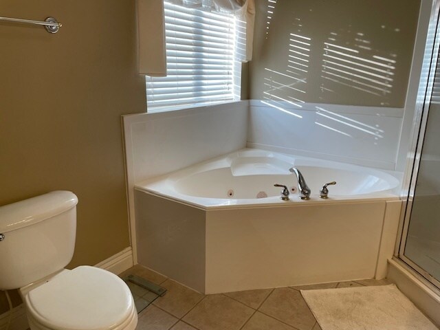 Master Bath - 3911 W Monson Pl