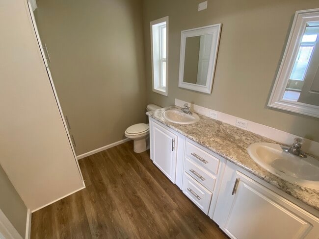 Building Photo - 5307 Camelot Dr E