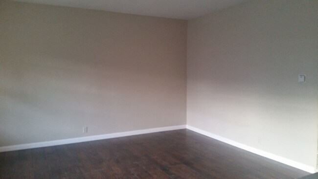 Building Photo - 128 E Caldwell St