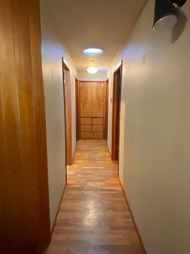Building Photo - ALL UTILITIES INCLUDED! ~ 3 Bedroom 1 Bath