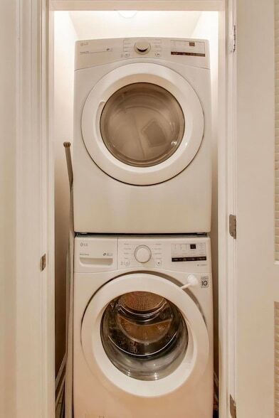 Building Photo - 1529 N Mohawk St