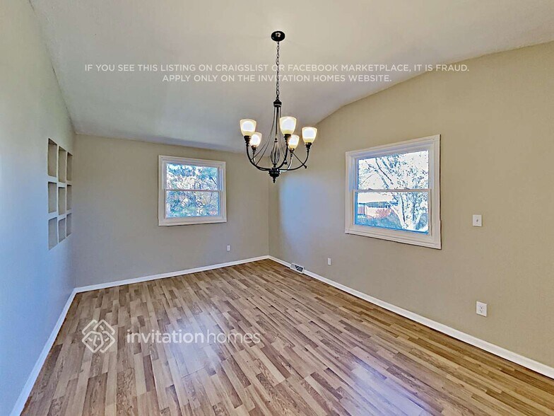 Building Photo - 13601 Cherry Ln