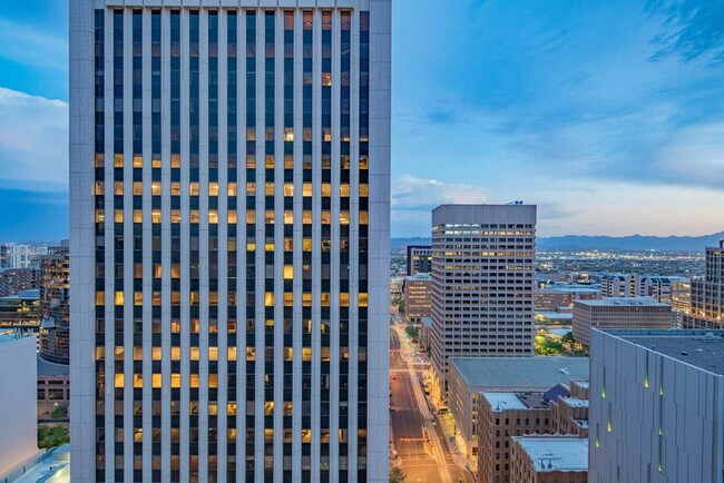 Building Photo - 44 W Monroe St