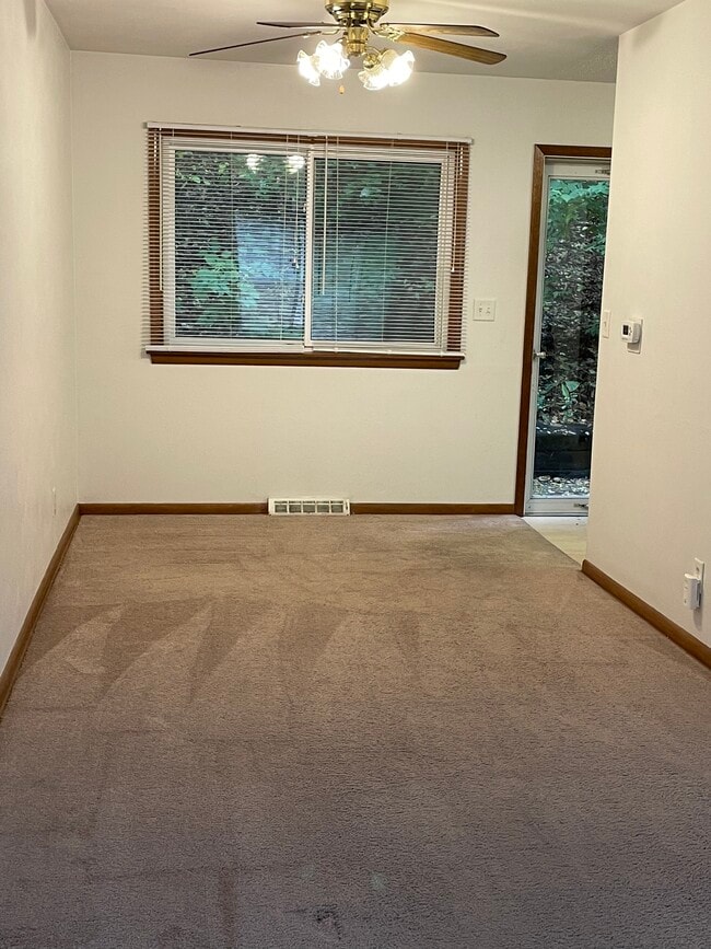Dining Room - 811 17th St