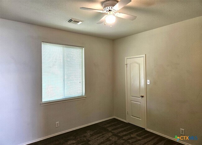 Building Photo - 237 Tapwood Ln