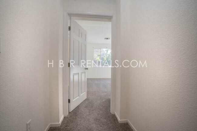 Building Photo - Charming 3-Bedroom Home with a Beautiful Pool in Lathrop! *POOL SERVICE INCLUDED*