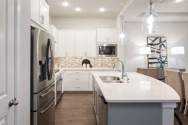 Building Photo - 1115 Manacor Ln