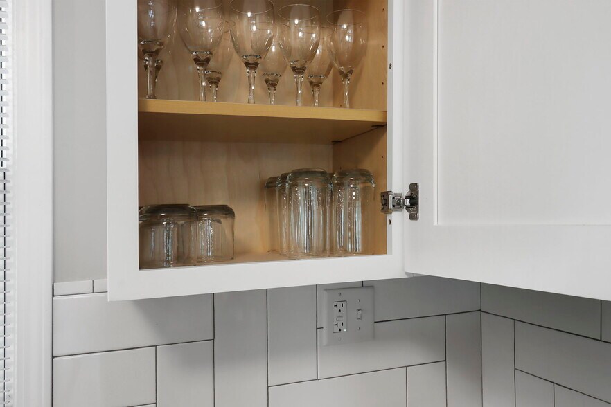 Building Photo - 500 W Pacific Ave