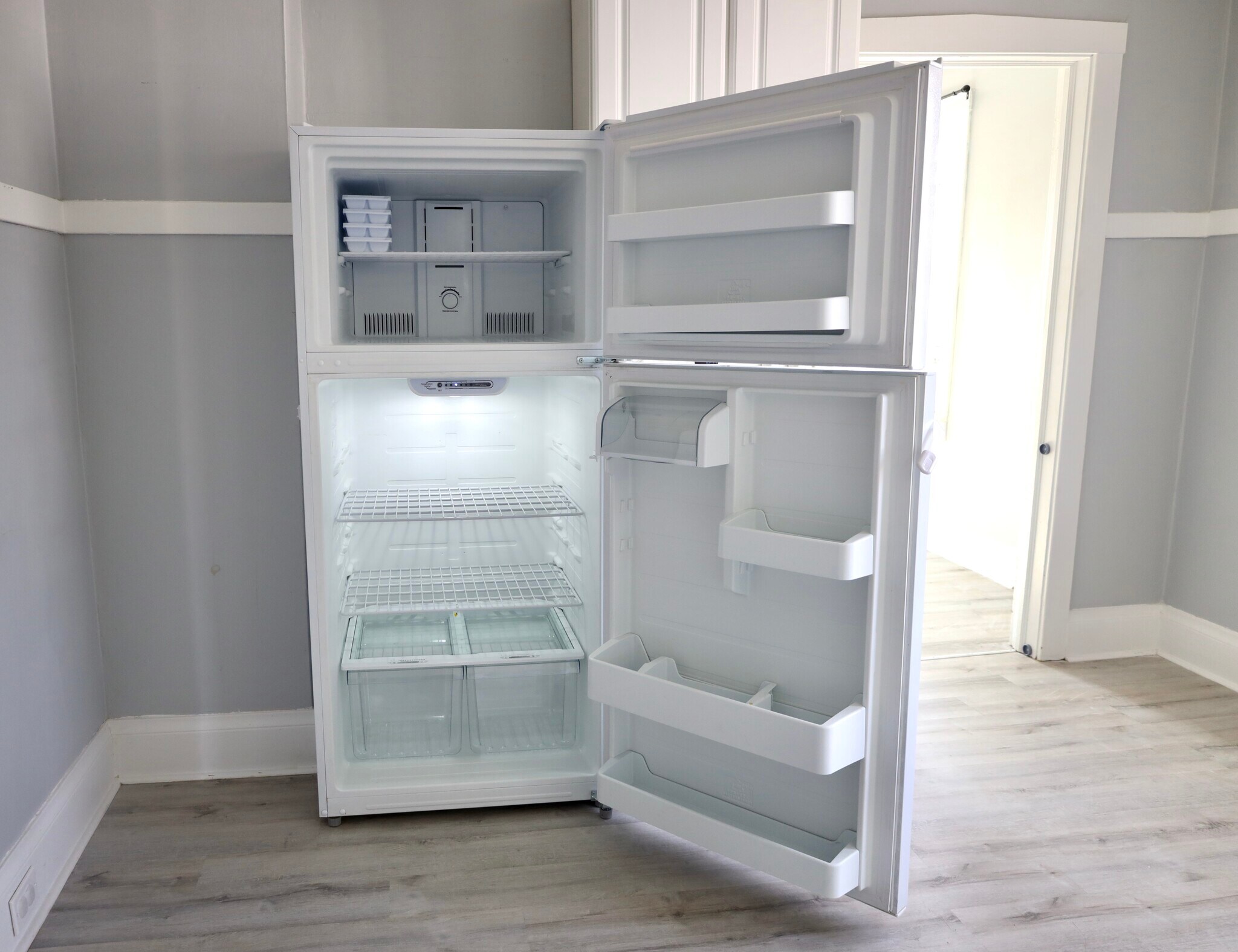 Refrigerator - 1706 33rd St