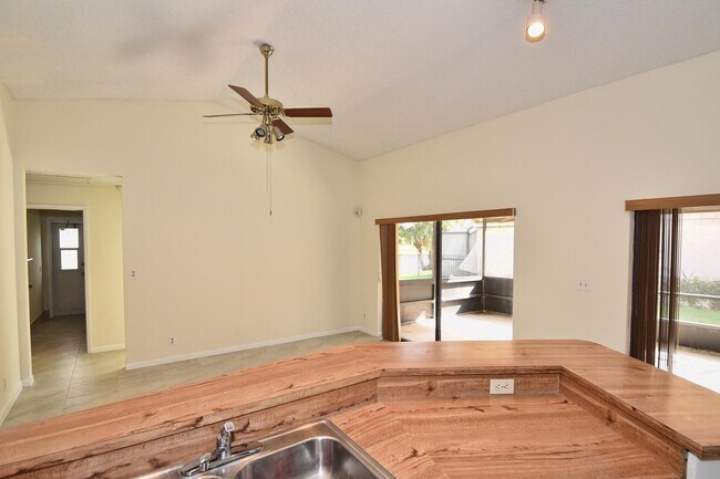 Building Photo - 21518 Summertrace Cir