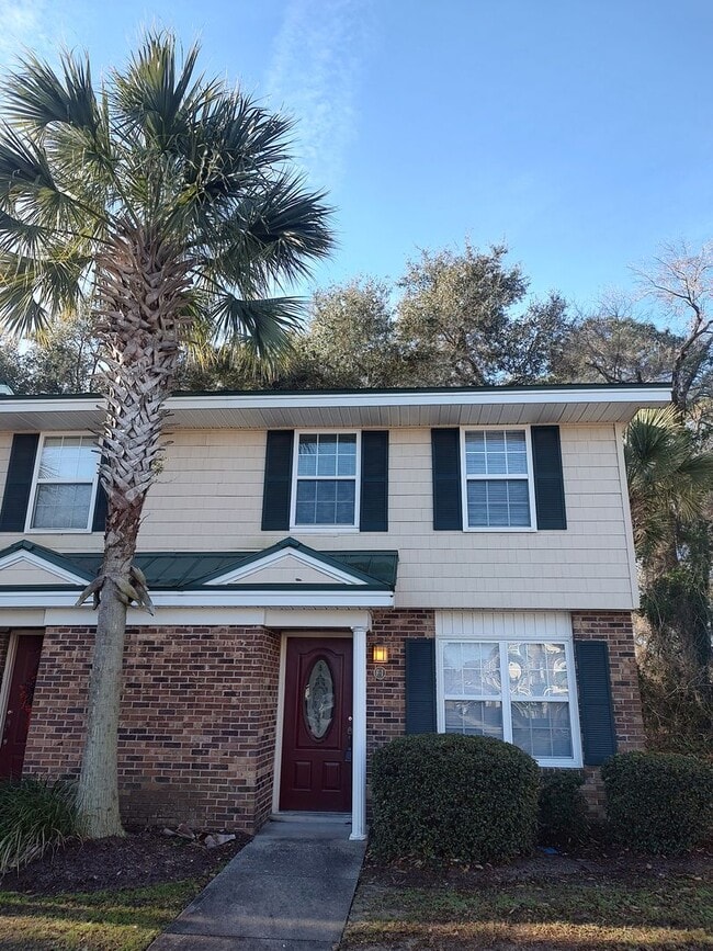 Building Photo - Spacious 2BD/2.5BA Townhome super close to CCU, HGTC, and CMC!