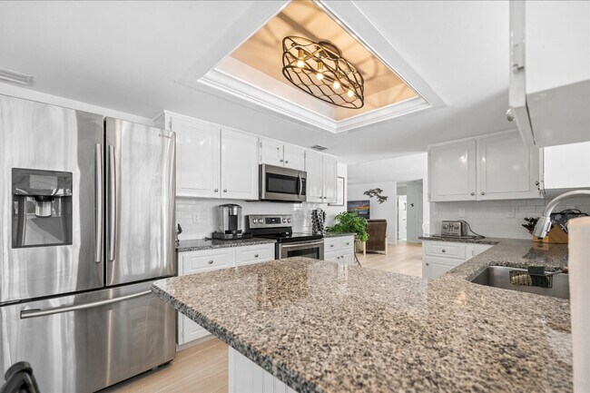 Building Photo - 2066 5th Ct SE