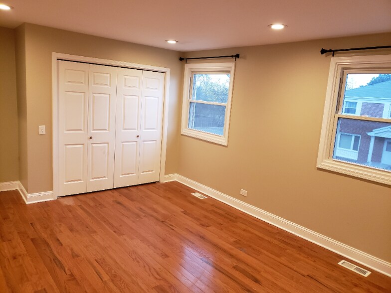 Building Photo - 2128 Rugen Rd