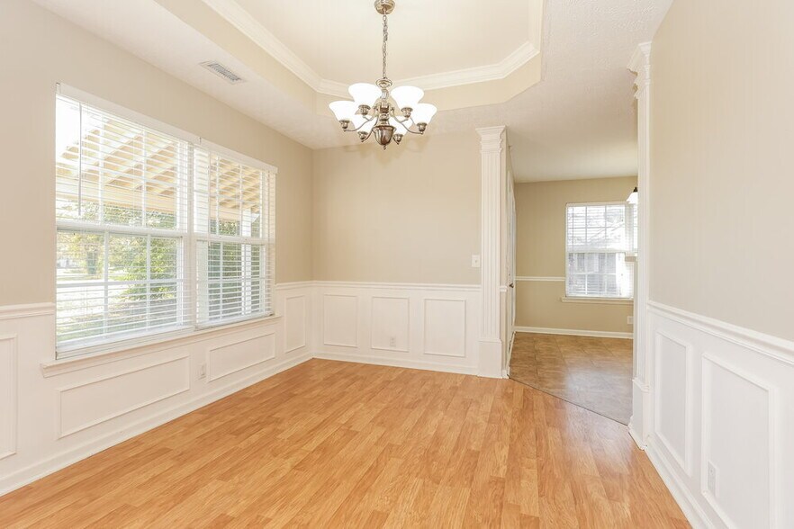 Building Photo - 3428 Hardwood Dr