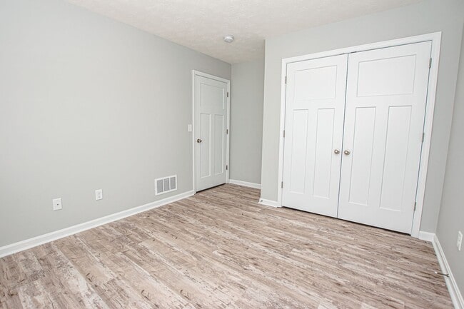 Building Photo - 500 Eagle Pointe Dr