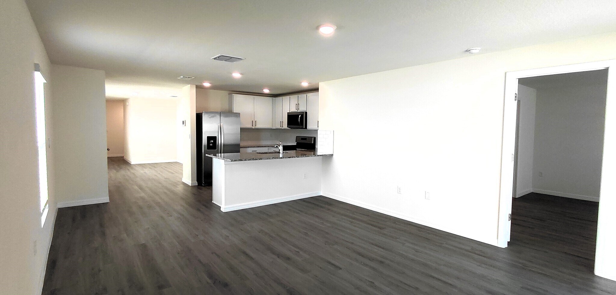 Building Photo - 36171 Sunflower Hill Dr