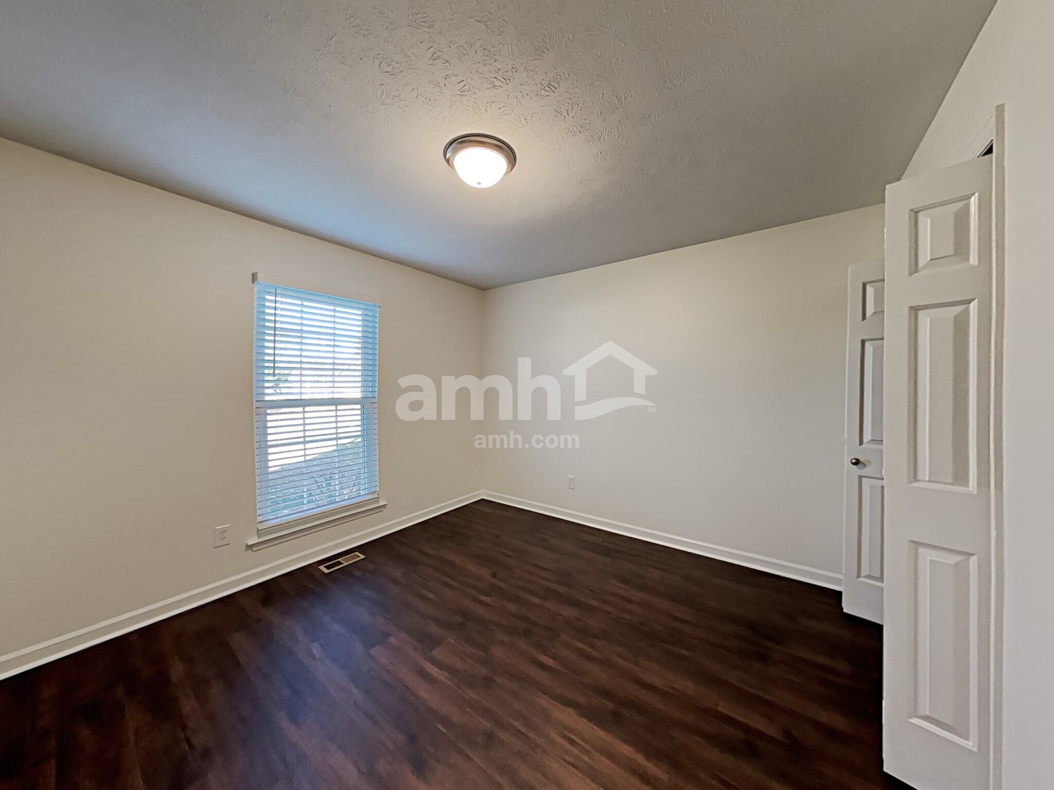 Building Photo - 200 Lakeside Park Dr