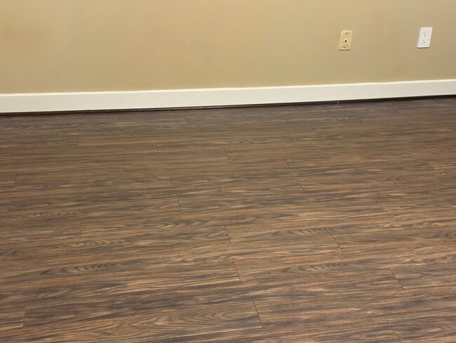 Building Photo - 10129 Oakton Terrace Rd