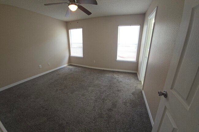Building Photo - 7720 Lola Cir