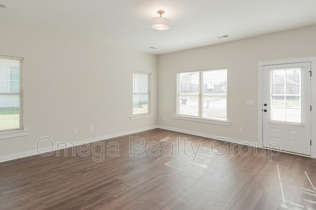 Building Photo - 112 Brookside Way