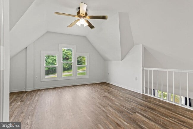 Building Photo - 6608 Beach Dr
