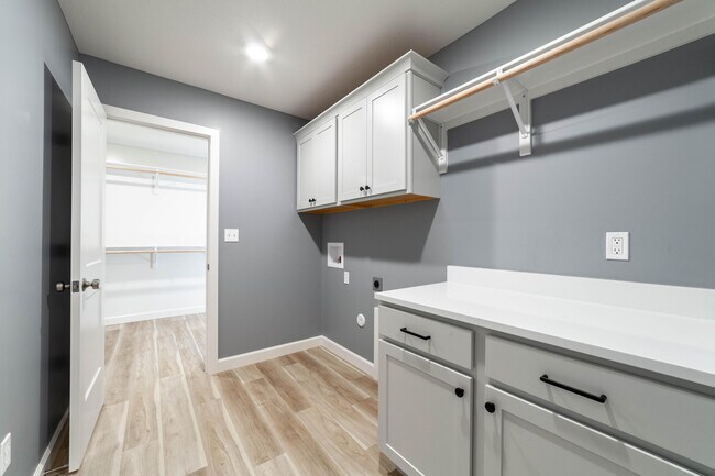 Building Photo - 4604 Estacada Dr