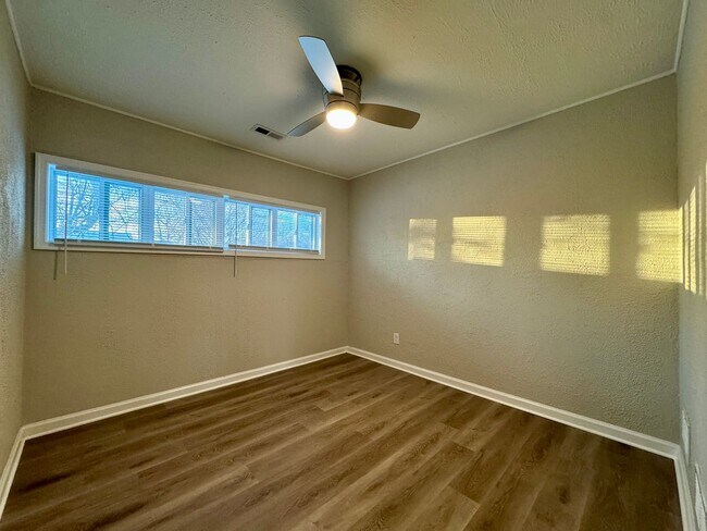 Building Photo - Lovely Ranch Home in a Great Area!