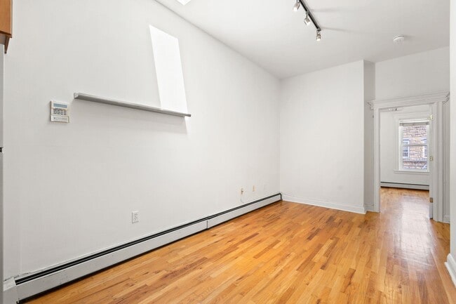 Building Photo - 349 7th St
