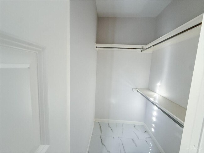 Building Photo - 13 Puffin Ave