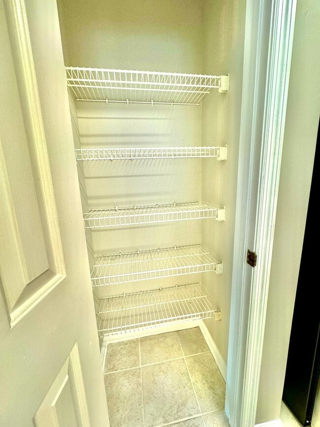 Building Photo - Charming two bedroom, two bathroom home at The Lakes in North Charleston!