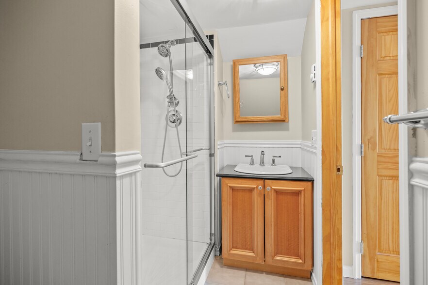 Apt E Bathroom 1 of 2 - 292 Mansion St
