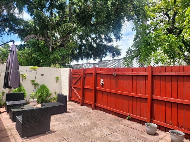 Building Photo - 3078 S Oakland Forest Dr