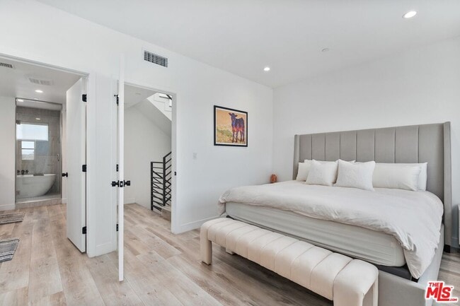 Building Photo - 4912 S Centinela Ave