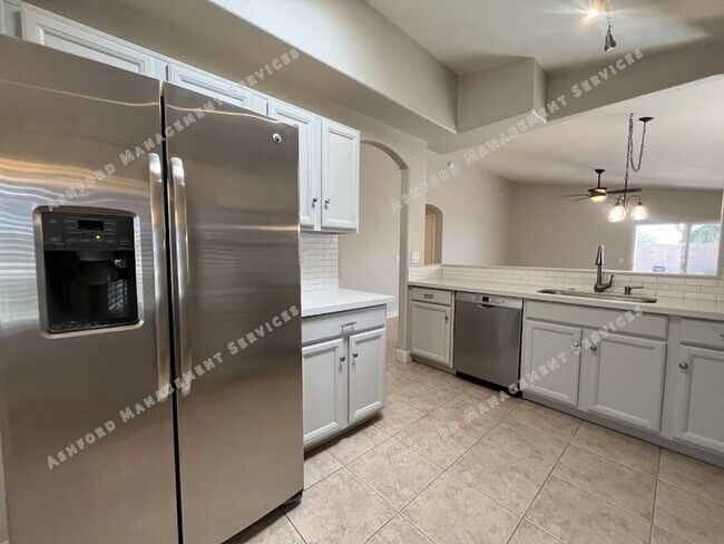 Building Photo - 16261 N 91st Dr