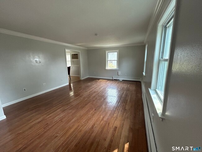 Building Photo - 14 Normandy Dr