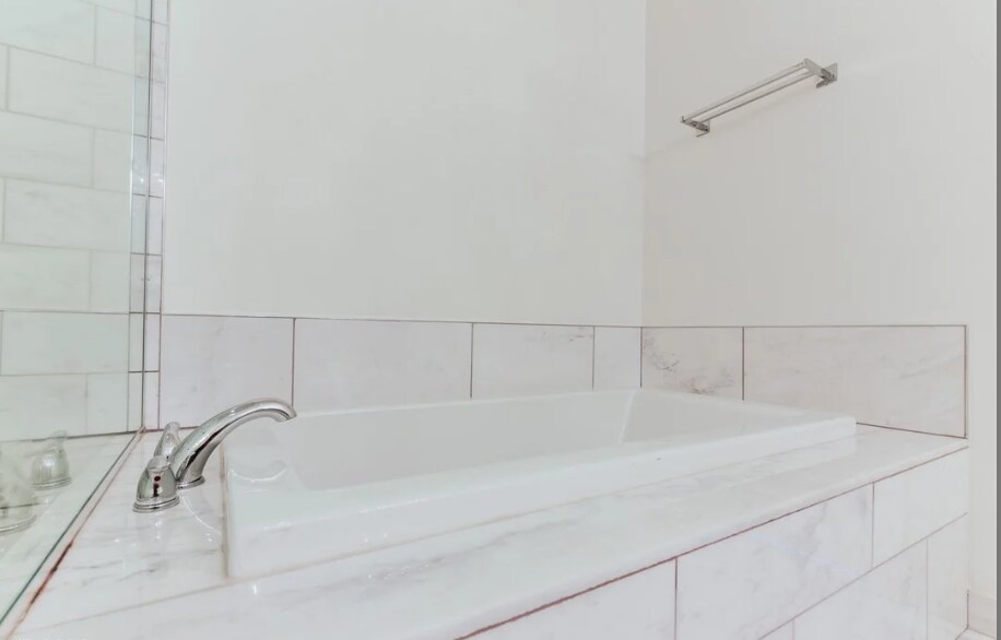 Building Photo - 4471 Dean Martin Dr